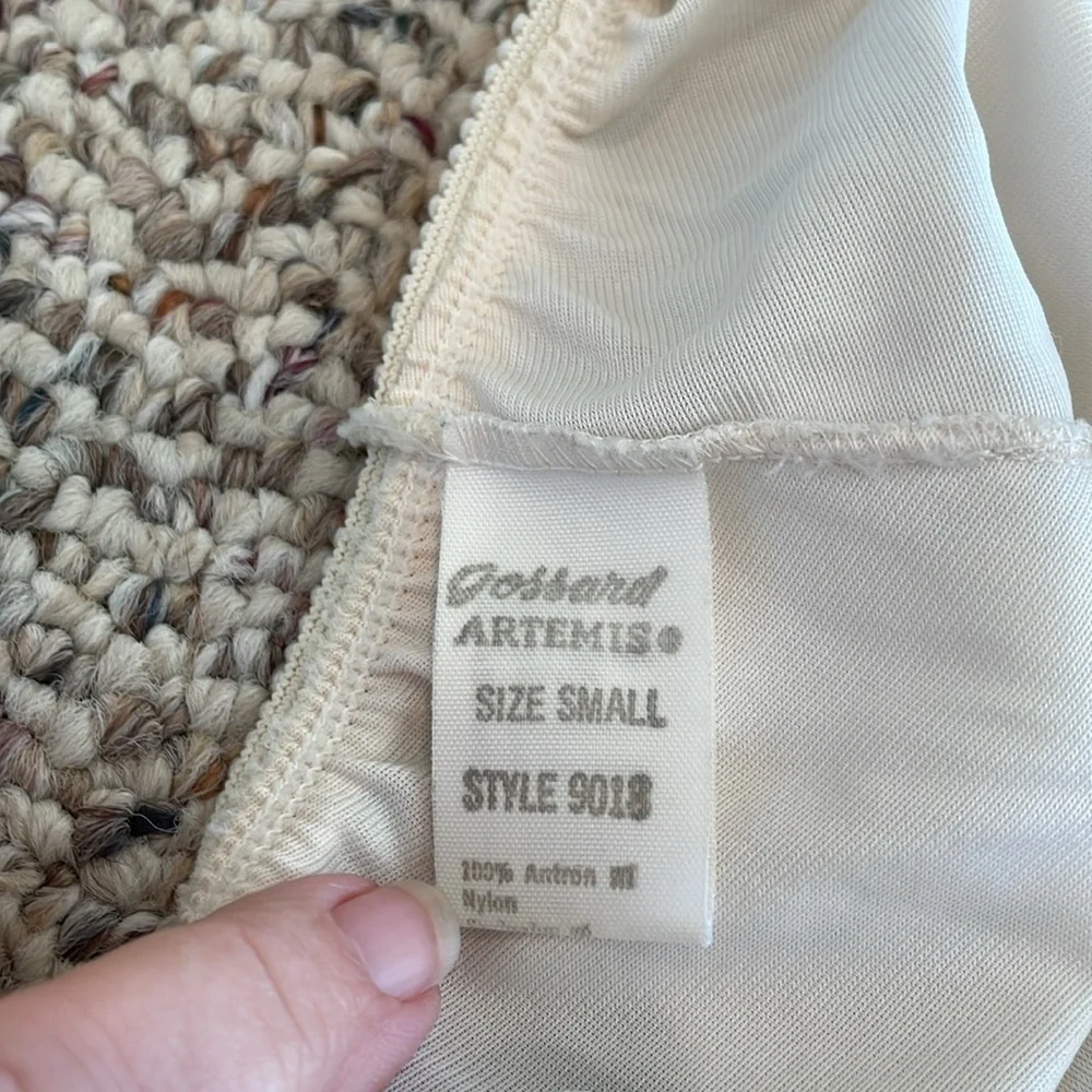 Gossard Artemis Off White Vintage Half Slip with Snip It Hem. Small - Picture 4 of 6